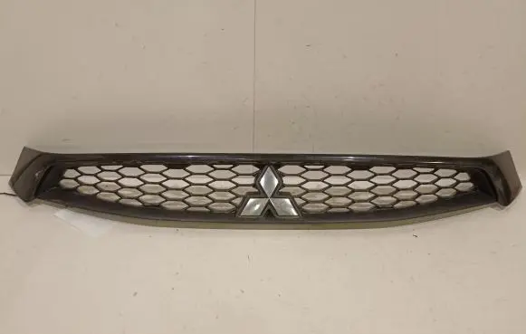 Mitsubishi Lancer X Front bumper upper radiator grill 7450B021
