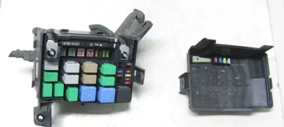 KIA Venga Relay mounting block 