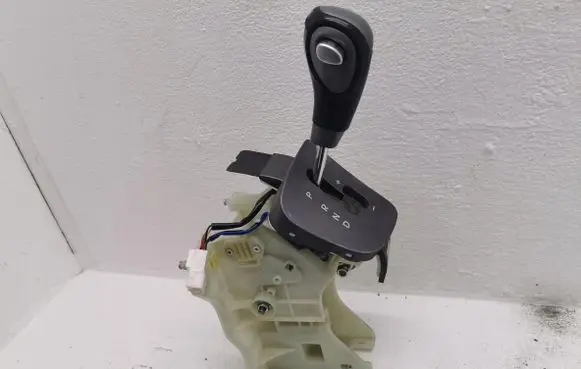 Hyundai Lantra II Gear shifter/selector
