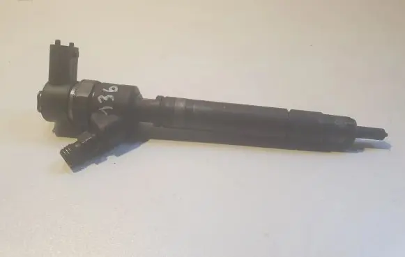 Volvo XC70 Fuel injector 30750283 0445110251