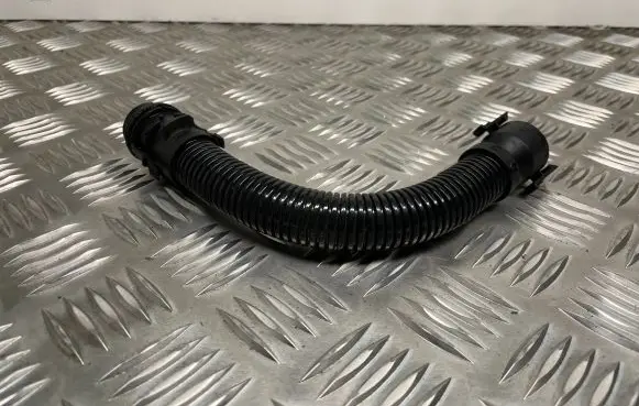 BMW 1 E81 E87 Breather hose/pipe 7803842
