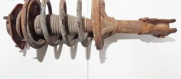 Hyundai Lantra II Front coil spring
