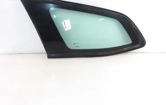 Peugeot 308 Rear side window