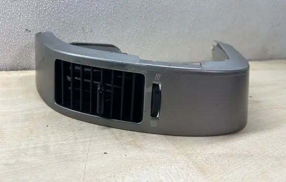 Toyota Prius (XW20) Dashboard side air vent grill/cover trim 5568047020