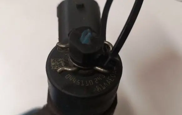 Opel Signum Fuel injector 0445110243
