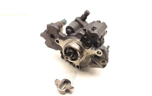 Ford Mondeo MK IV Fuel injection high pressure pump 9687959180 9424A050A