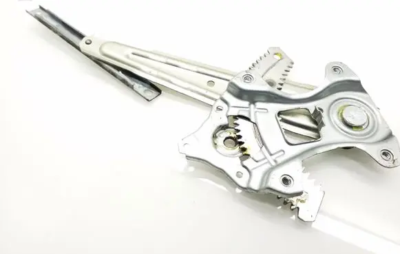Nissan Leaf I (ZE0) Rear window lifting mechanism without motor
