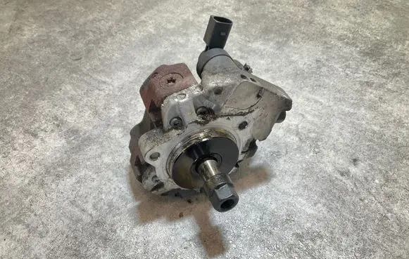 BMW 6 E63 E64 Fuel injection high pressure pump 0445010146 891065 7798333