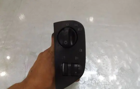 Seat Ibiza II (6k) Light switch