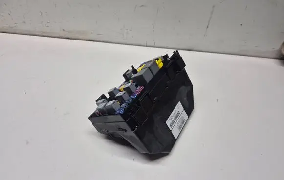 Chrysler Town u0026 Country V Fuse module 68217405AA