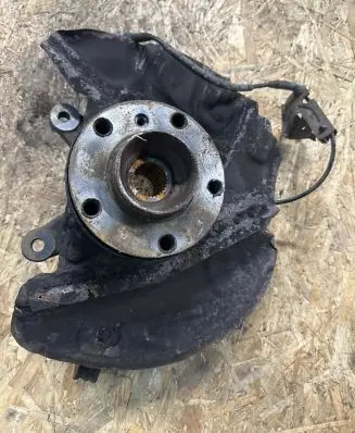 BMW X5 E53 Front wheel hub