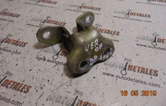 Toyota Corolla Verso AR10 Front door lower hinge 