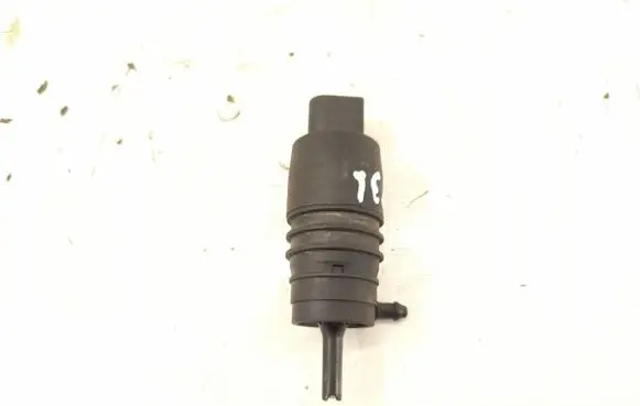Mercedes-Benz C W204 Windshield washer spray nozzle 2218690121 2108690921