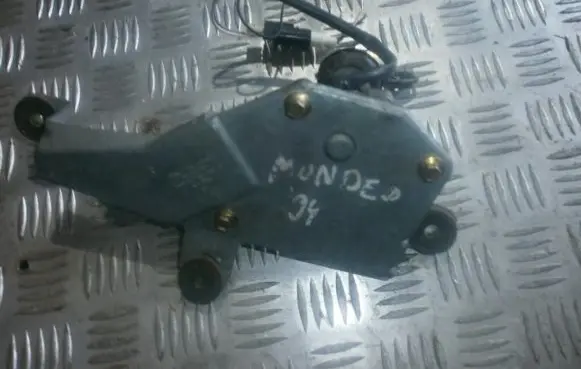 Ford Mondeo MK I Rear window wiper motor 0390201522