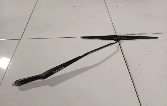 Skoda Fabia Mk1 (6Y) Front wiper blade arm 6Y1955410