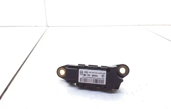 Mercedes-Benz C W203 Airbag deployment crash/impact sensor 0018209126 102469