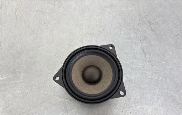 BMW 3 G20 G21 Subwoofer speaker 2622545 18820010