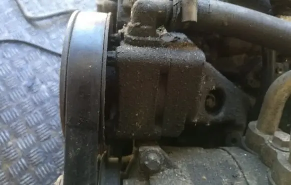 Opel Vectra B Power steering pump 90528666