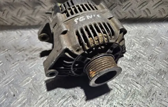 Renault Laguna I Generator/alternator 7700857073