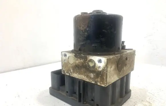 Skoda Octavia Mk2 (1Z) ABS Pump 1C0907379K 00007881D3 10096003163