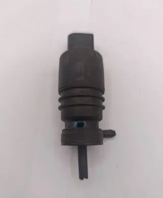 BMW X3 E83 Windscreen/windshield washer pump 67128362154