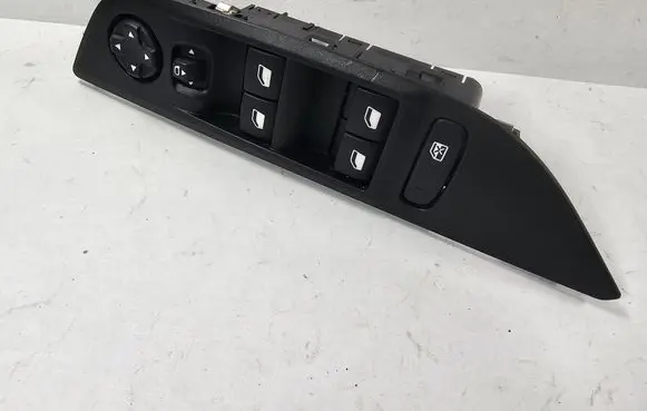 Peugeot 2008 II Electric window control switch 98421760ZD
