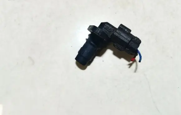 Volvo S40, V40 Camshaft position sensor 8627354