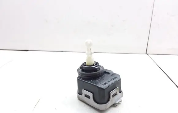 Opel Signum Headlight level adjustment motor 007878