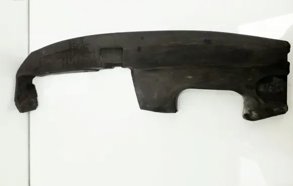 Volkswagen PASSAT B7 USA Fender foam support/seal 581864236A