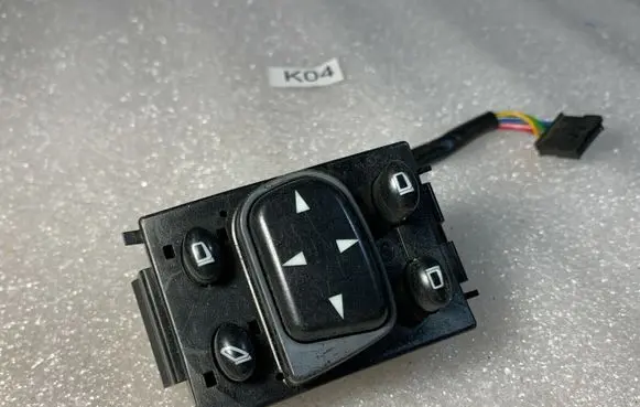 Mercedes-Benz S W220 Wing mirror switch 2208211551