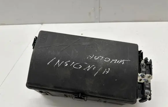 Opel Insignia A Fuse box set 13345499