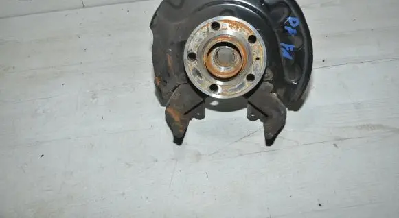 Skoda Fabia Mk3 (NJ) Front wheel hub 369