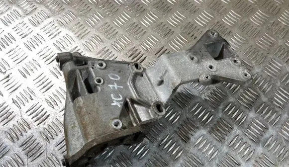 Volvo XC70 Generator/alternator bracket 30731516