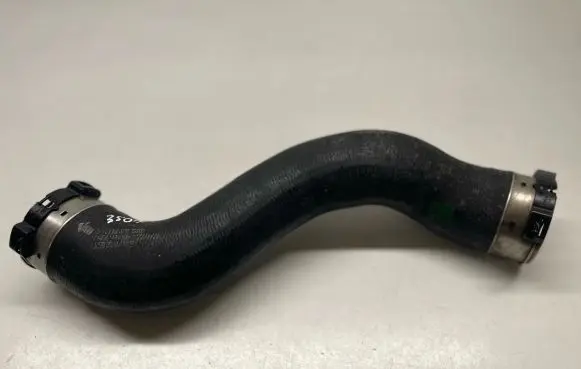 Mercedes-Benz C W204 Intercooler hose/pipe 2125280000 A2125280000