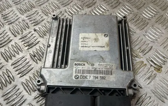 BMW 3 E46 Engine control unit/module 7794582 0281011122