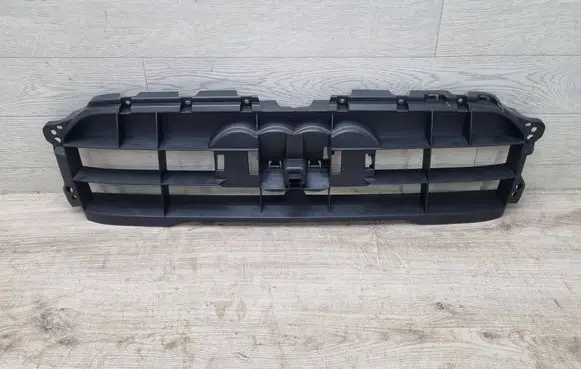 Audi A4 S4 B8 8K Front bumper upper radiator grill 8K0807233H