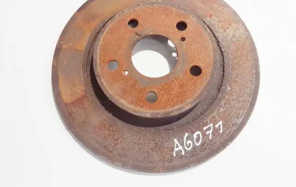 Toyota Avensis T270 Rear brake disc neventiliuojamas