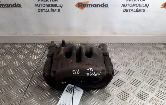 Front brake caliper