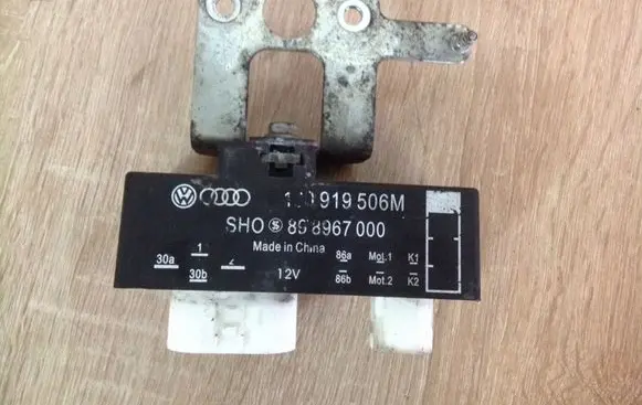 Seat Ibiza IV (6J,6P) Coolant fan relay 898967000