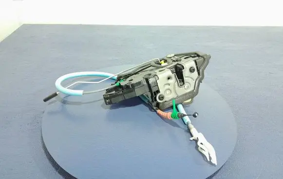 BMW 1 F40 Rear door lock 7445046