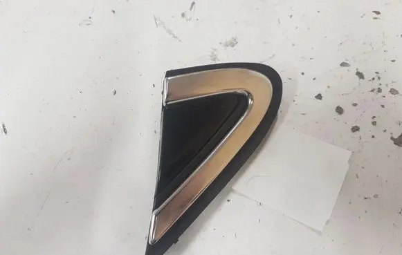 Volvo V40 Fender end trim 31349229 31391028