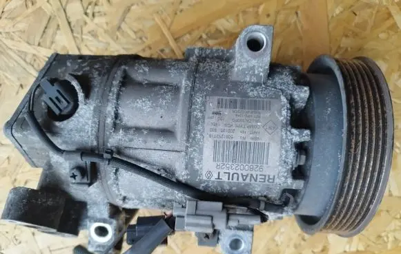 Renault Clio IV Air conditioning (A/C) compressor (pump) 926002352R