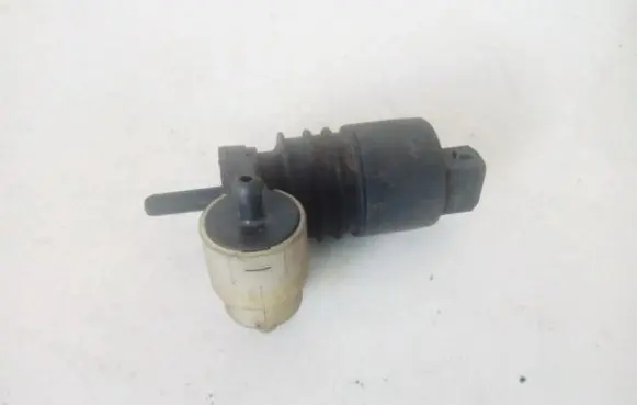 Volkswagen Polo III 6N 6N2 6NF Windscreen/windshield washer pump