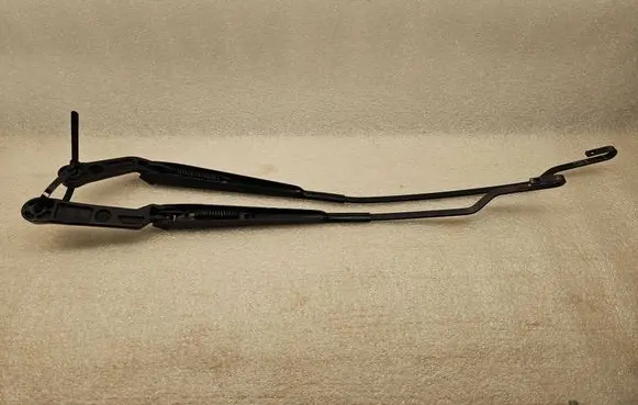 Audi A3 S3 8L Front wiper blade arm 1j1955410A 1J1955409A