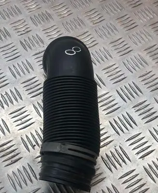Volkswagen Caddy Air intake duct part 1K0129684