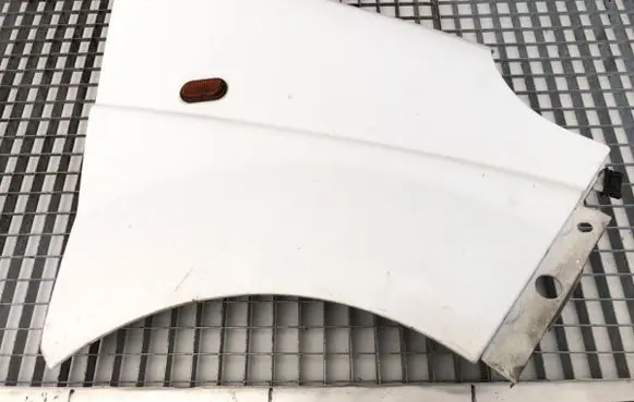 Opel Vivaro Fender