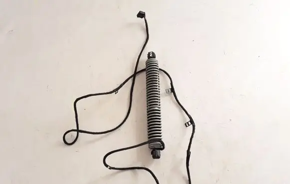 BMW 5 F10 F11 Tailgate strut 