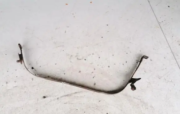 Nissan X-Trail T30 Fuel tank mounting bracket 