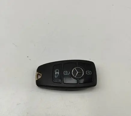 Mercedes-Benz Sprinter W907 W910 Ignition key/card A9079059506