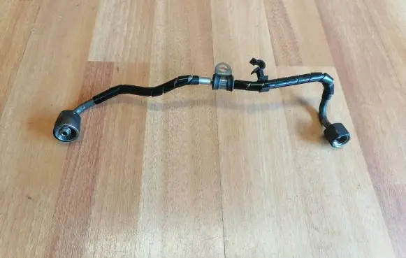 Jaguar XF X250 Fuel injector supply line/pipe 9X2Q9F911FA 9X2Q9F911FC JDE10758
